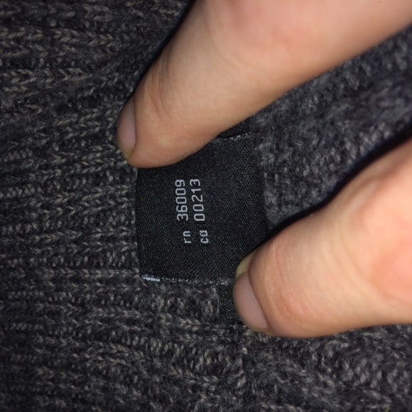 Calvin Klein sweater - Picture 3 of 8